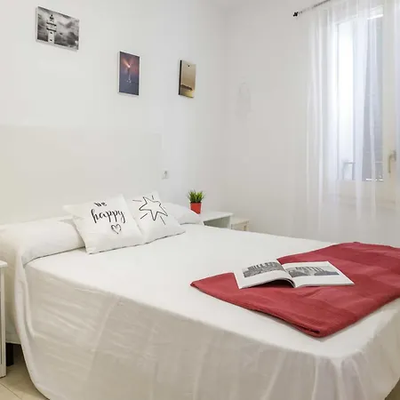 Luminoso Apartamento Cerca De La Playa Y Zona De Ocio Nocturno 아파트 *